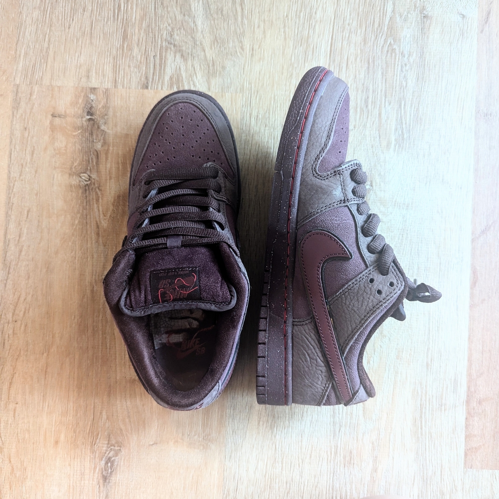 Nike SB Dunk Low
Burgundy Crush
